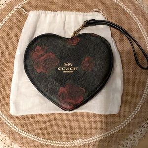 🌹 Rose Coach heart-shaped wristlet